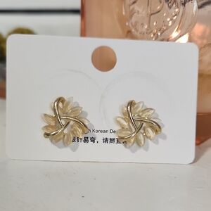 Elegant Gold Leaf Earrings